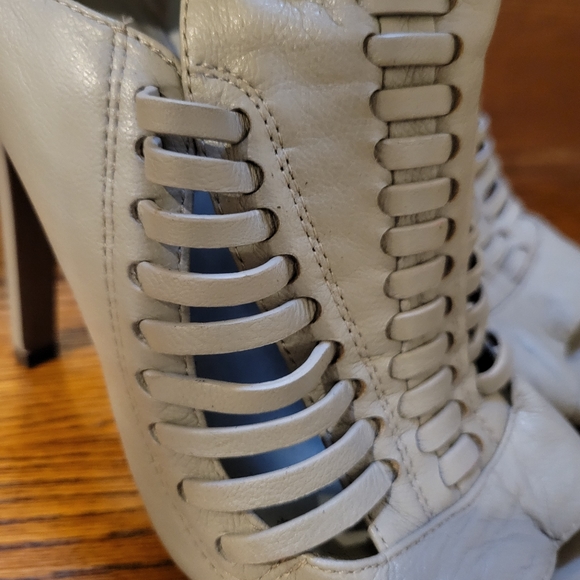 BCBG Womens Grey Leather Open Toe Buckle Stiletto Heel Ankle Strap Booti… - Picture 5 of 16